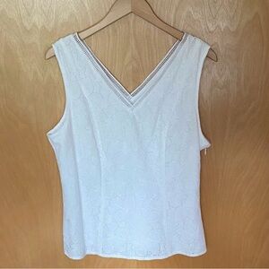 WHBM White Sleeveless V-neck Lace Tank Top